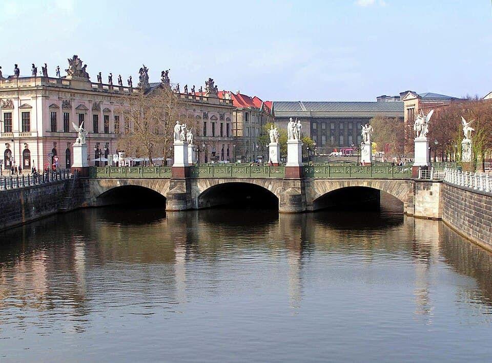 Schlossbrücke